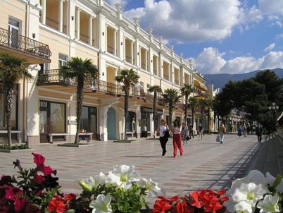 Yalta Embankment Central Promenade